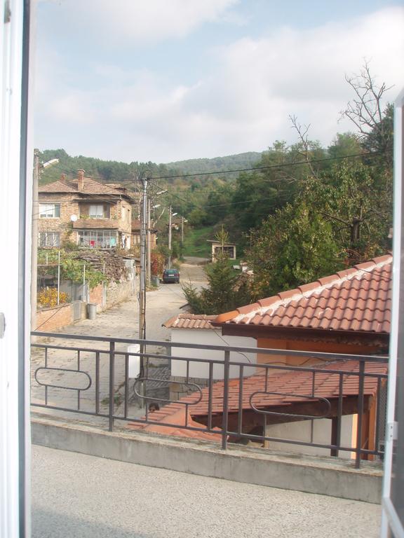 Mania Guest House Kalofer Exterior foto