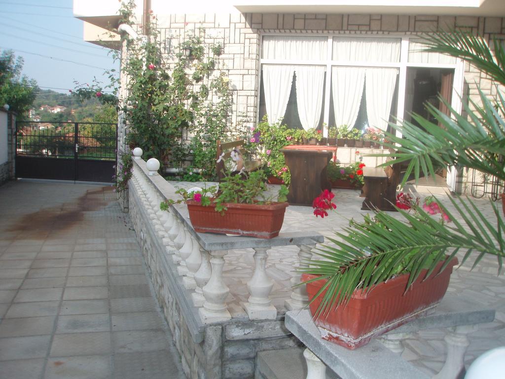Mania Guest House Kalofer Exterior foto