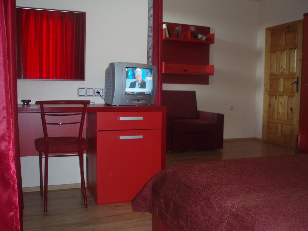 Mania Guest House Kalofer Habitación foto